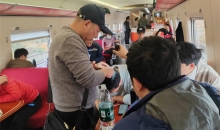高铁乘客突发受伤 湖南省株洲市红十字蓝天救援队余正芳挺身而出